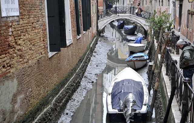 В Венеции обмелели каналы, гондольеры остались без работы