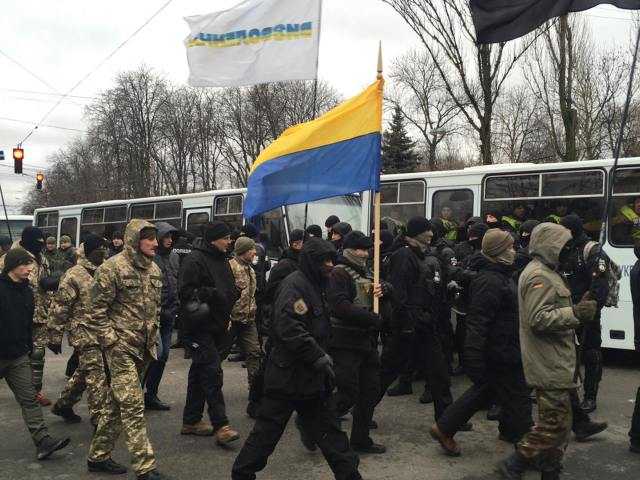 Отставка Порошенко: нардеп рассказал почему митингующие не пошли «на штурм»