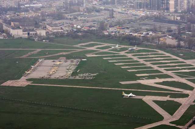 «Захват» военного аэродрома в Одессе нанес убытки авиакомпании МАУ