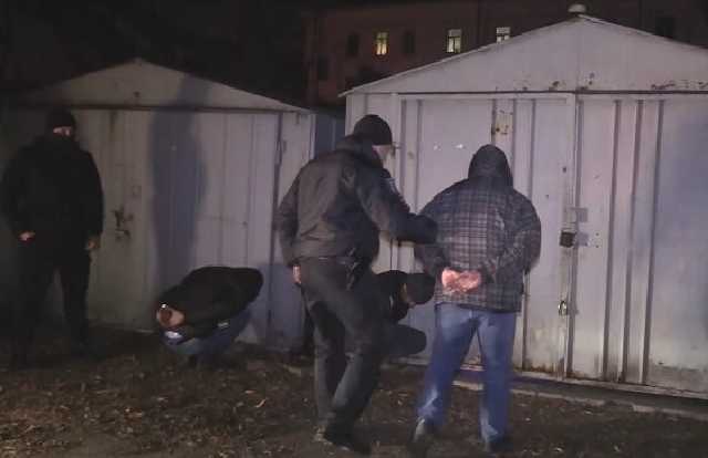 В Киеве задержали угонщиков элитных авто
