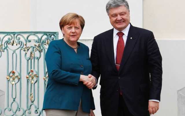 Порошенко проведет переговоры с Меркель по Донбассу