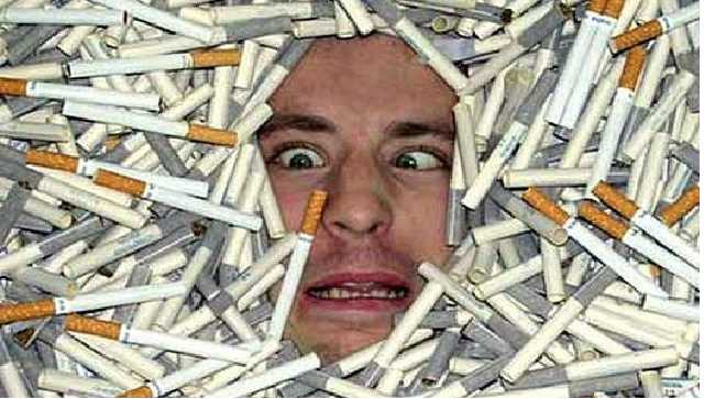 Польша хочет заставить курильщиков отрабатывать перерывы