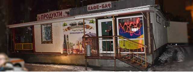 В Киеве неадекватный мужчина открыл огонь по толпе: пострадали трое