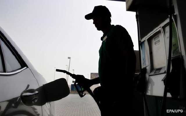 АЗС стремительно меняют цены на топливо