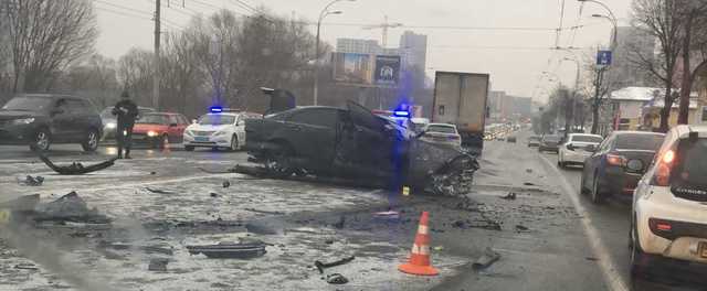 В Киеве произошло масштабное ДТП: погиб полицейский