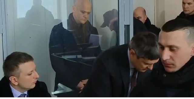 Появились фото Труханова в “клетке”, в Киев нагнали одесских титушек: плед несите