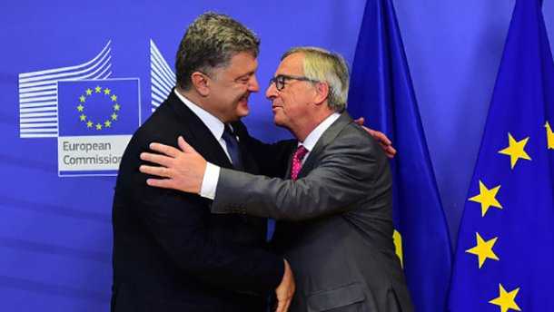 Порошенко встретился с Юнкером в Мюнхене: названы темы разговора