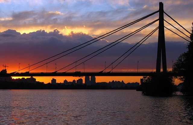 Киевсовет переименовал Московский мост