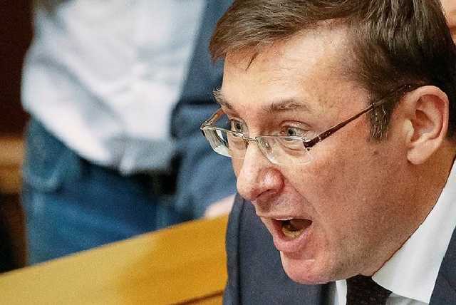 Охрана Луценка избила одного из активистов, митинговавших под его домом