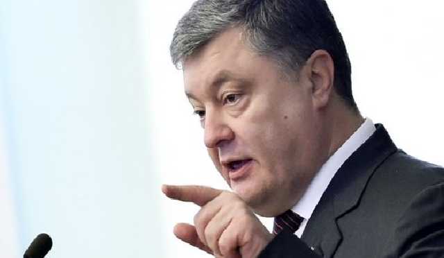 Наша власть над нами демонстративно издевается и смеется