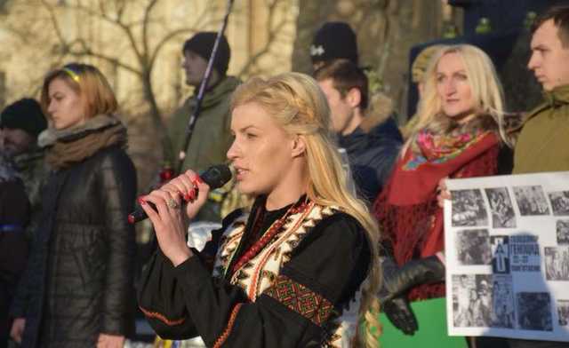 Волонтер: «Юрий Бирюков был воином, а стал Порошенковой конфеткою»