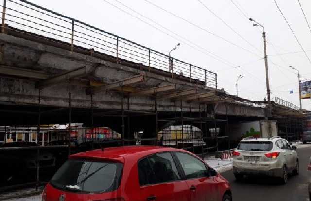 "Вам не страшно?" – блогер поділився свіжими фото "втомленого" Шулявського мосту