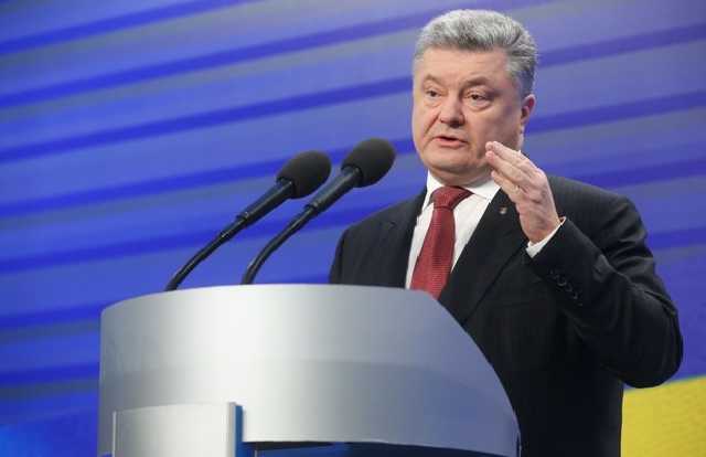 Порошенко пожаловался, что является единственным обедневшим президентом Украины