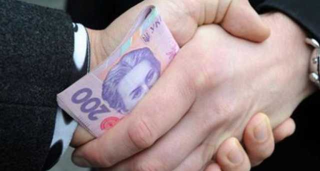 Бухгалтеров вуза задержали за вымогательство 31 тысячи