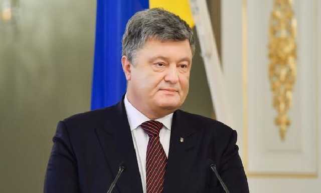 "Мимо Юлиного дома я без шуток не хожу". Соцсети о пресс-конференции Порошенко