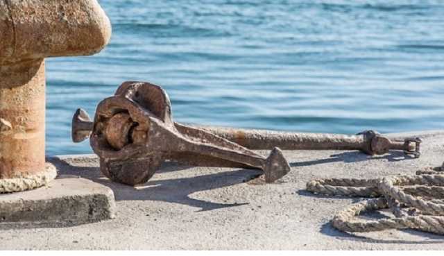 Обманутый украинский моряк забаррикадировался на судне