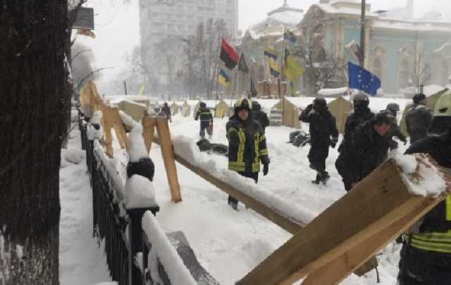 Людей снова отыграли, кто-то что-то получил за это – журналист