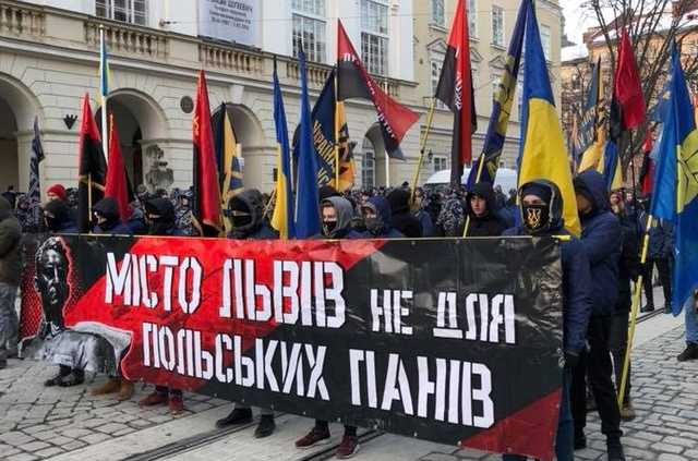 Во Львове ответили на "антибандеровские" выходки Польши
