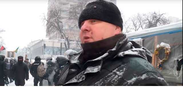 Розмова двох поліціянтів: Так учора п*здато душу відвели. Як у 14-ому!