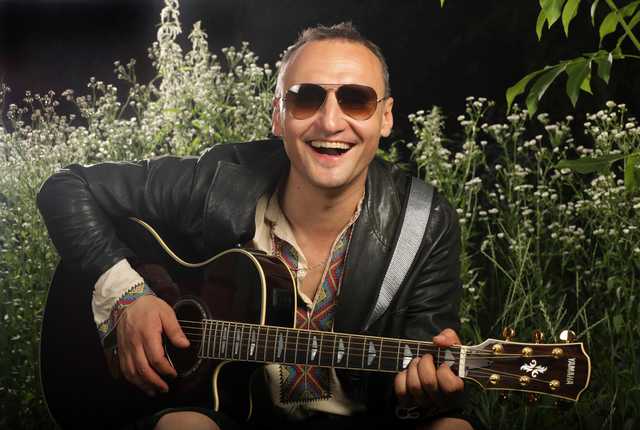 "Могу посоветовать чаще ездить на фронт": украинский музыкант обратился к "зрадофилам"