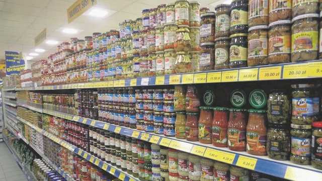"Рошен" с кетчупом. Маркеты за рубежом заполонили украинские товары