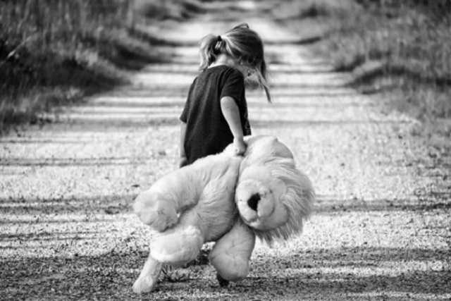 В Запорожской области отец насиловал дочь, а мать - молчала