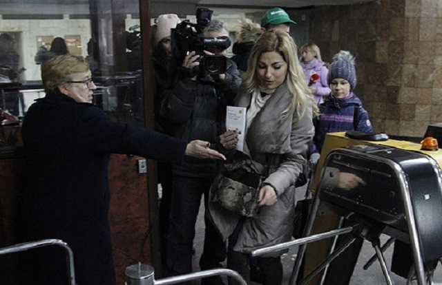 Стих Шевченко - за проезд. Столичное метро ярко отметило день рождения Кобзаря