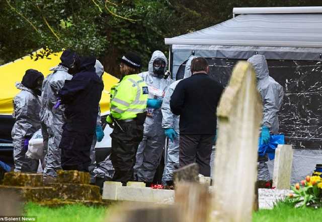 Российского экс-разведчика могли отравить с помощью букета цветов