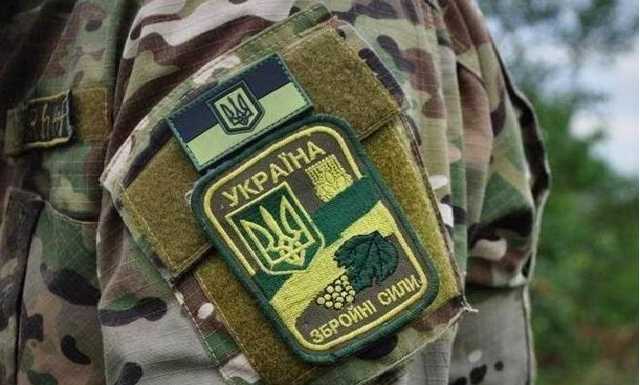 В Киеве на ж/д вокзале нашли мертвого военного со следами побоев