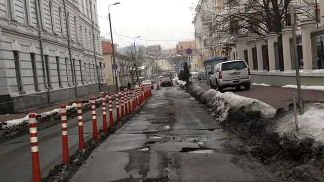 В Киеве 1200 км проблем. Названы дороги, по которым опасно ездить