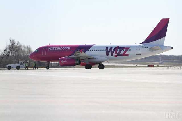  Wizz Air  70  , 16 -  