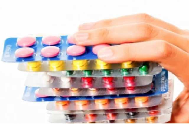 Як аферисти з «Апіфітофарм» продають пенсіонерам дієтичні добавки під виглядом ліків