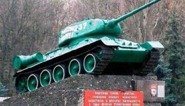 «Для парада»: Боевики ОРЛО снимают с постаментов военную технику