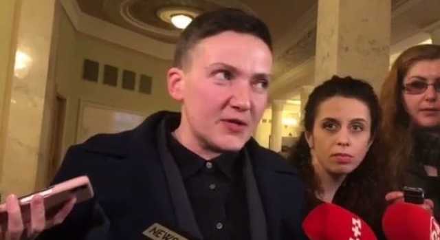 Савченко снова пришла в Раду и проигнорировала вопрос о "гранатах в сумке"