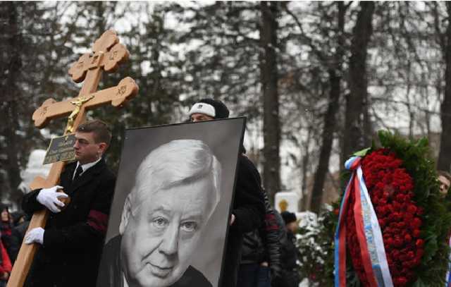 Близкие Табакова проигнорировали его похороны