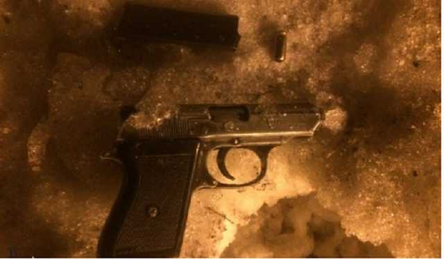 В центре Харькова мужчина угрожал прохожим и полицейским пистолетом