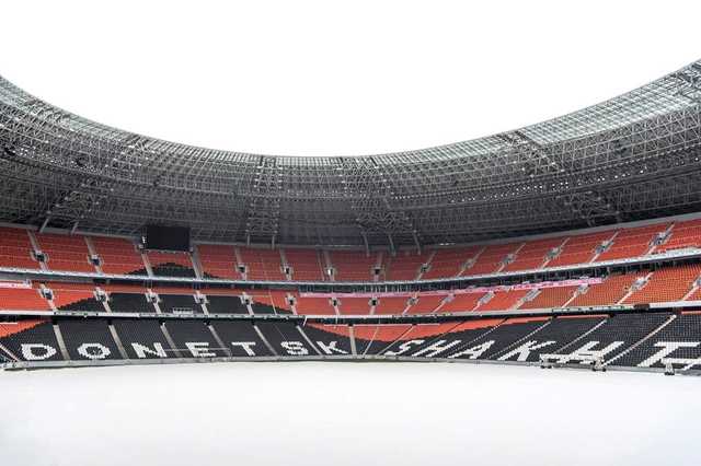 Футбольное кладбище: итальянский фотограф показал, во что превратилась "Донбасс Арена"