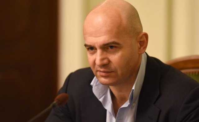 Кононенко «пролил свет» на ситуацию с оружием в парламенте