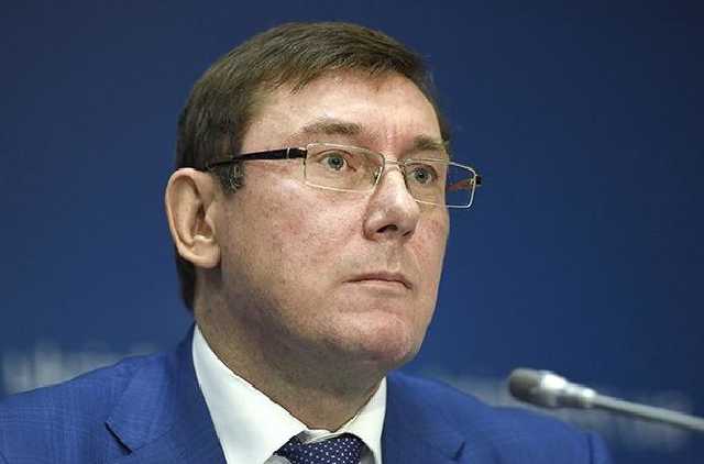 Надю хотят судить те, кто пиарился на ней – мать Савченко