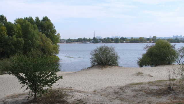 Столичные депутаты вернули городу 16 гектаров земли на Оболони