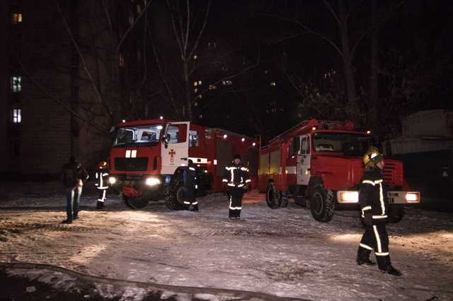 В Киеве подожгли бараки строителей