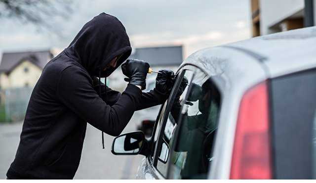 Угон автомобиля со стоянки: пока машина на платной охраняемой стоянке, не выбрасывайте чеки