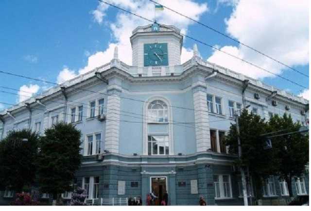 Суд оштрафовал чиновницу Житомирского горсовета за «сладкие» подарки детям