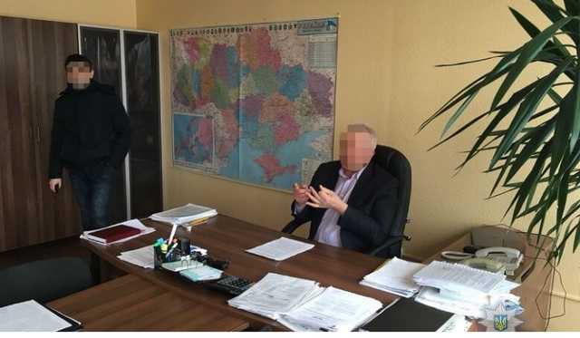 В Киеве задержали директора предприятия, вымогавшего 160 тысяч у бизнесмена