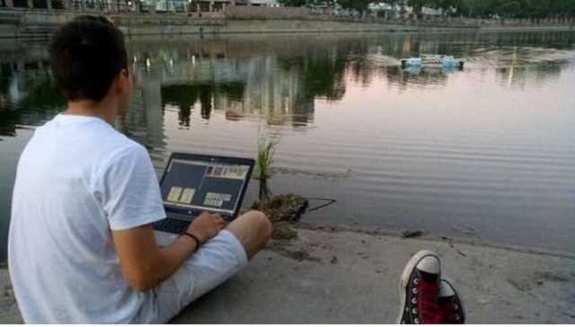 Студент из Кропивницкого создал робота, который чистит реки от мусора