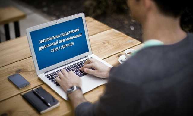 Порошенко настаивает отменить е-декларирование для антикоррупционеров