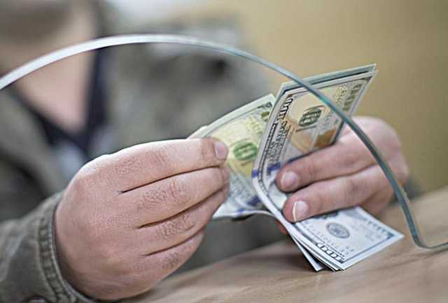 Нацбанк отменил суточный лимит на покупку валюты для банков