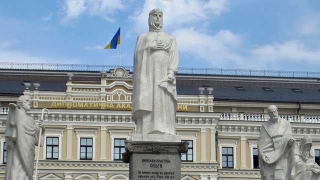 На въезде в Киев появится 18-метровая статуя