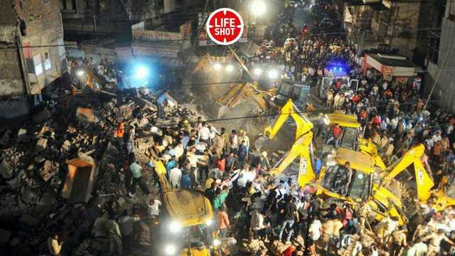 В Индии рухнул отель: под завалами десятки людей