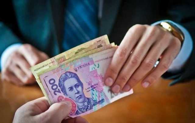 В Николаеве экс-глава районной налоговой отделался испугом за взятку в 240 тысяч гривен